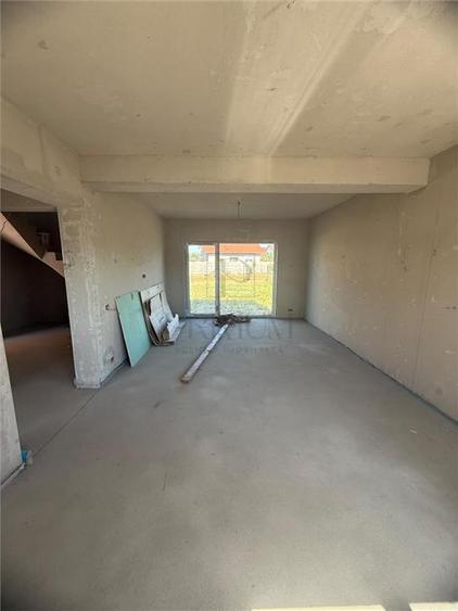 Duplex cu 3 camere cu Teren 380 Mp în Moșnița Nouă