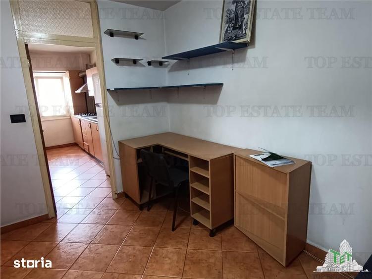 Garsonieră decomandată în Domenii