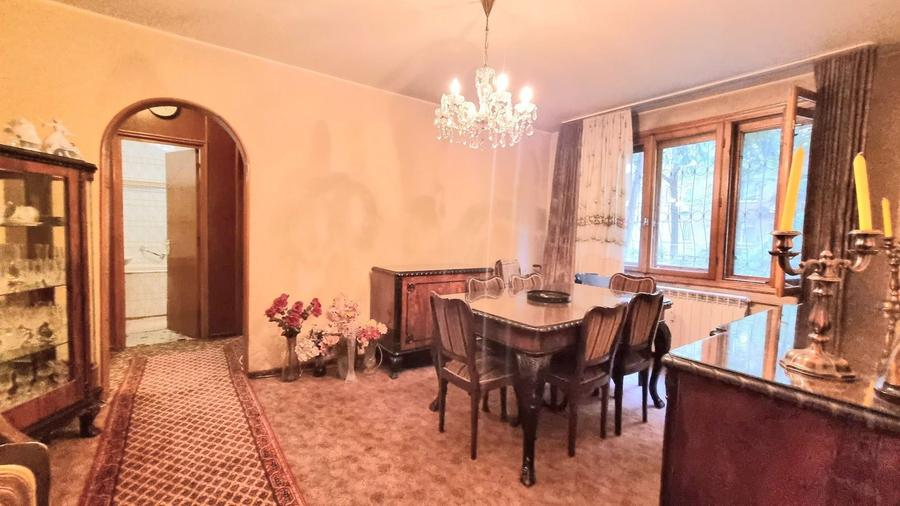 Apartament cu 3 camere decomandat în Tineretului