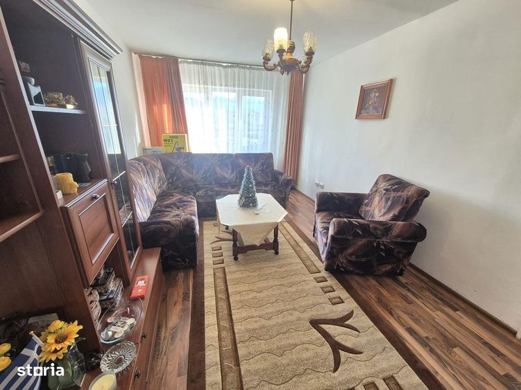 Apartament cu 3 camere decomandat, mobilat în Astra
