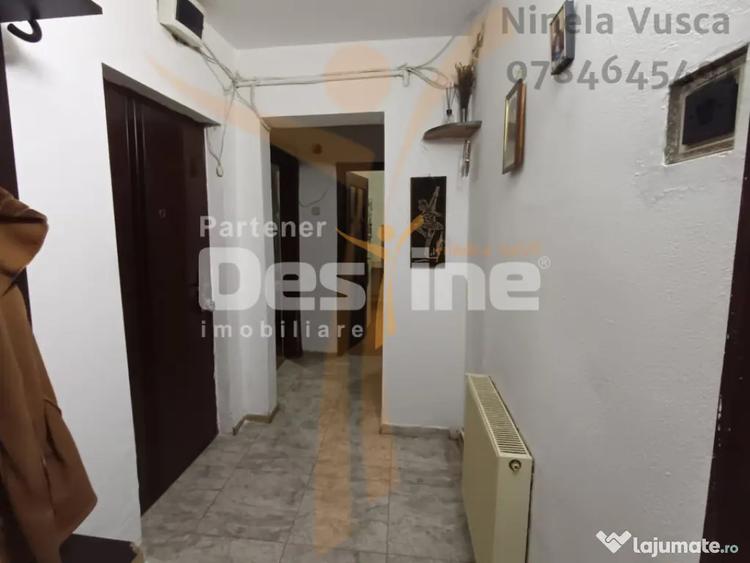 Apartament cu 3 camere decomandat, mobilat în Micro 11