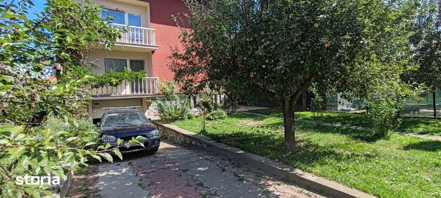 Casă cu 5 camere cu Piscina în Nord