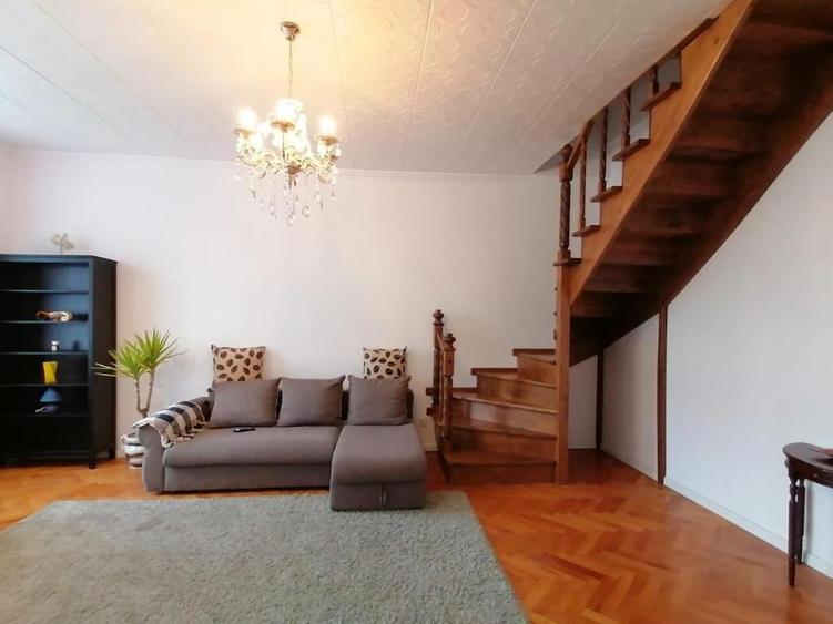 Apartament cu 3 camere - curte cu foisor + spatiu parcat masina - 3