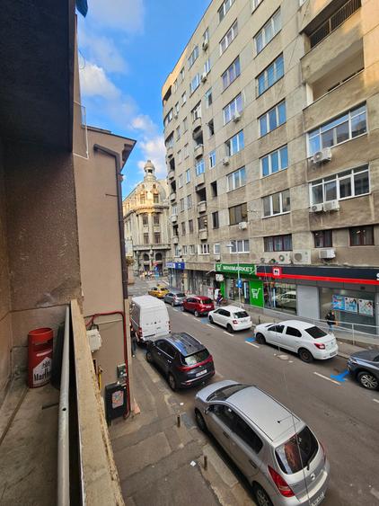 Apartament cu 3 camere decomandat în P-ța Universității