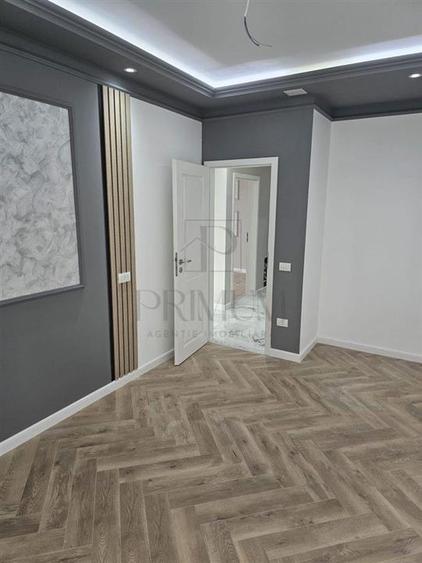 Apartament cu 3 camere semidecomandat în Torontalului