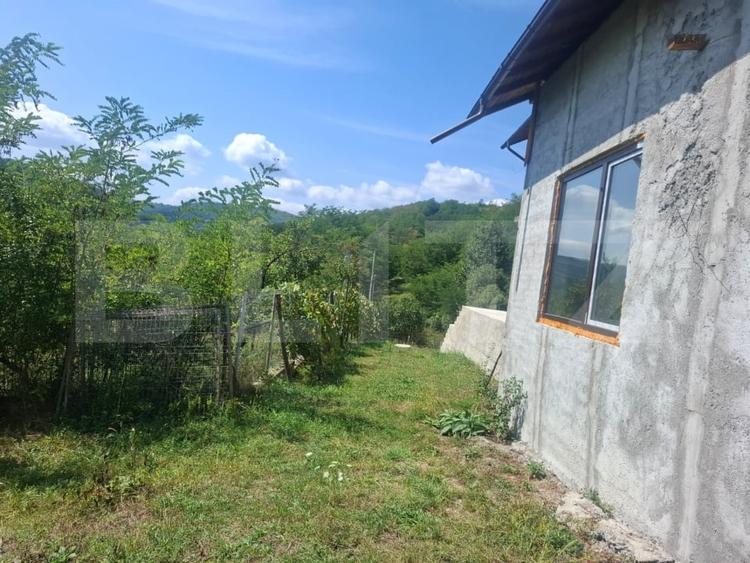 Casă individuală cu 6 camere cu Teren 1832 Mp în Glodeni