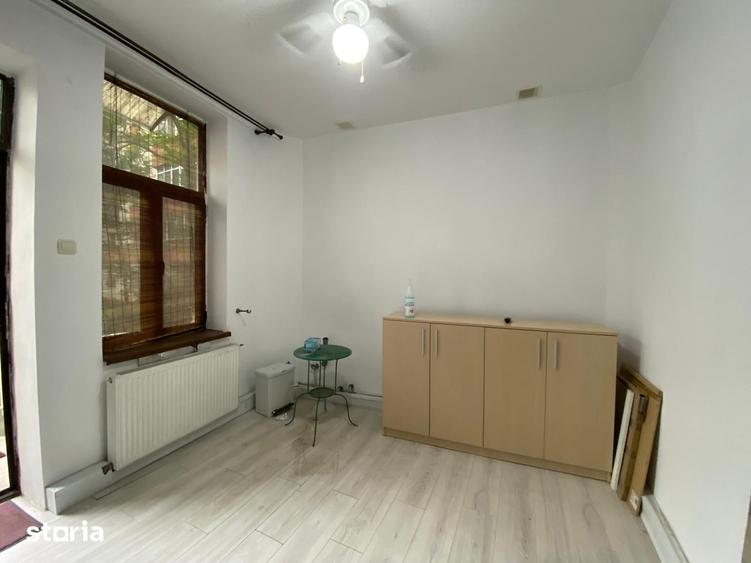 Apartament cu 4 camere, mobilat în Dacia