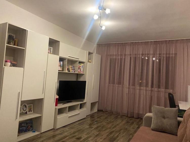 Apartament cu 2 camere decomandat în Mihai Bravu