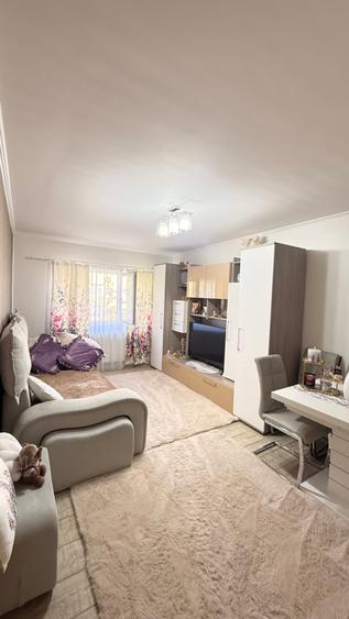 Apartament cu 3 camere decomandat în Hotvon
