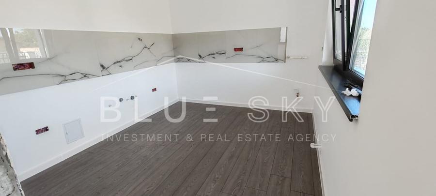 Casă individuală cu 3 camere cu Canalizare în Lumina