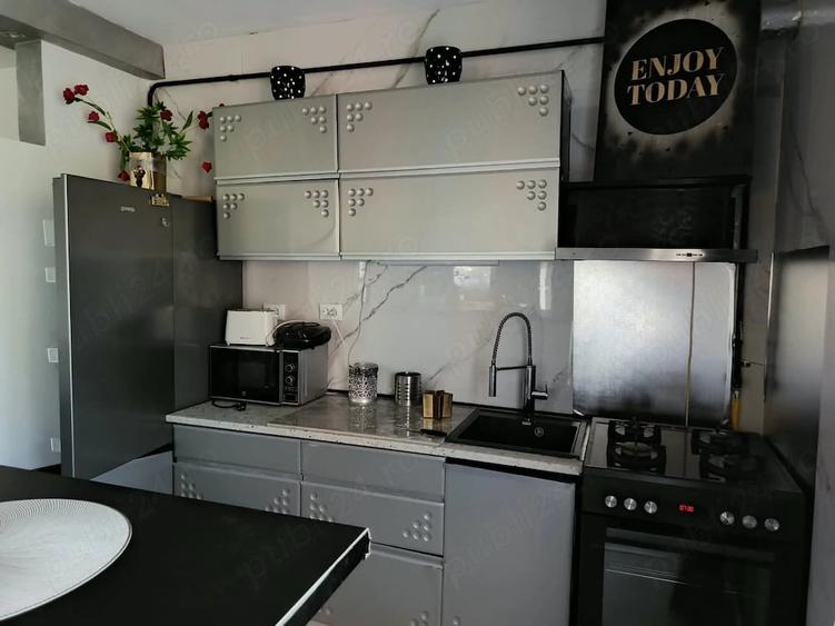 Apartament cu 3 camere semidecomandat în Tătărași
