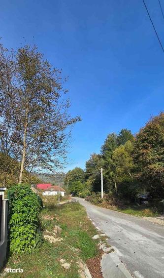 Casă cu 2 camere cu Teren 1470 Mp în Central