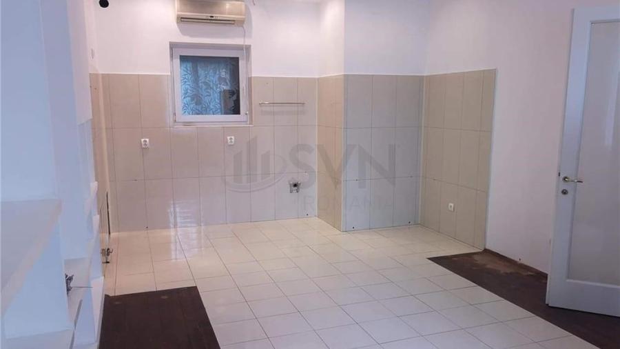 Casă individuală cu 5 camere cu Teren 15 Mp în Știrbei Vodă