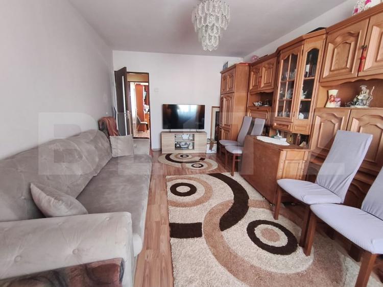 Apartament cu 2 camere decomandat, mobilat în Între Lacuri