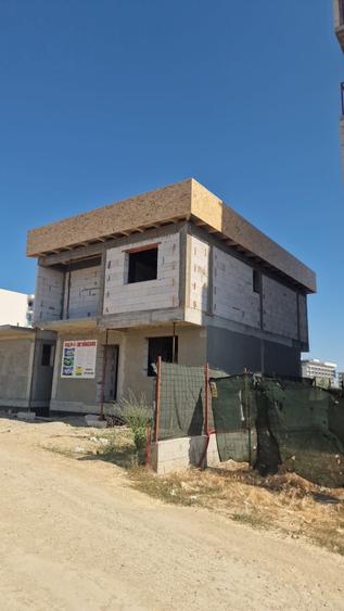 Casă cu 4 camere în Mamaia