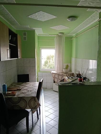 Apartament cu 3 camere decomandat în Păulești
