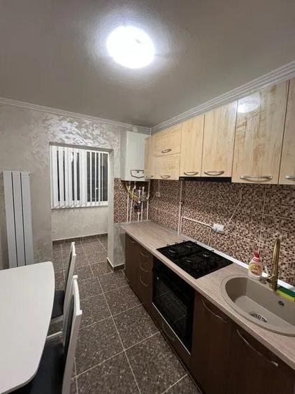 Apartament cu 2 camere decomandat în Școlilor