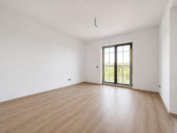 Duplex cu 5 camere cu Canalizare în Chișoda