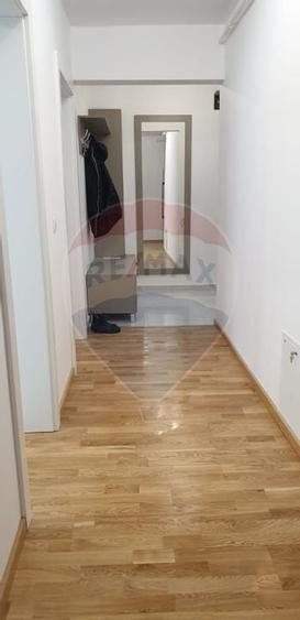 Apartament cu 2 camere semidecomandat în Borhanci