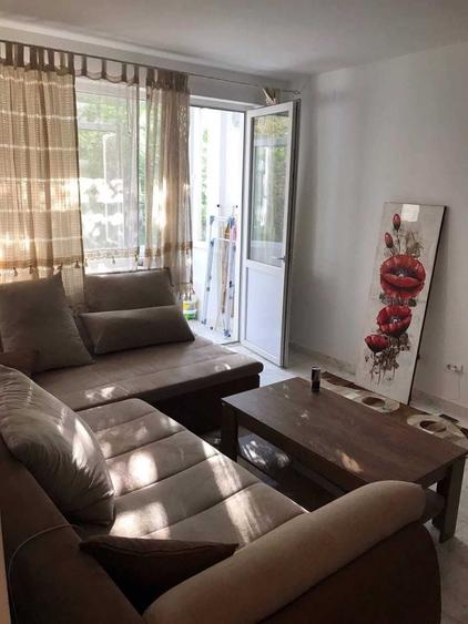 Apartament cu 2 camere semidecomandat, mobilat în Exterior Vest