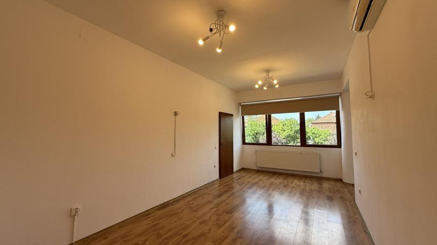 Casă individuală cu 6 camere cu Canalizare în Complex Studențesc