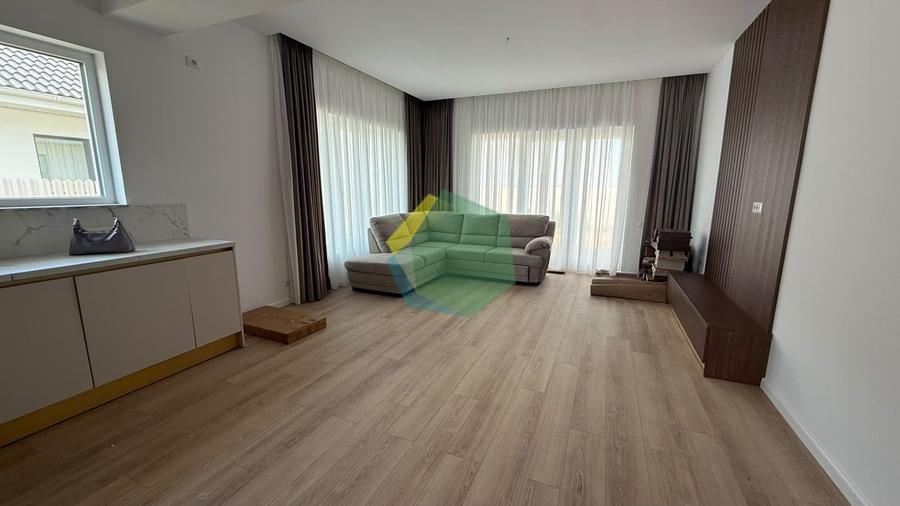 Casă individuală cu 4 camere cu Canalizare în Tunari