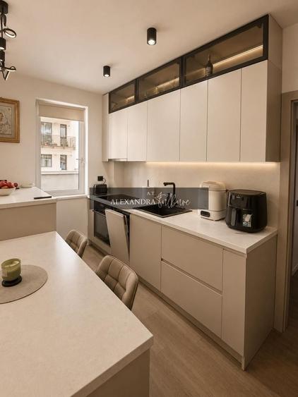 Apartament cu 3 camere semidecomandat în Florești