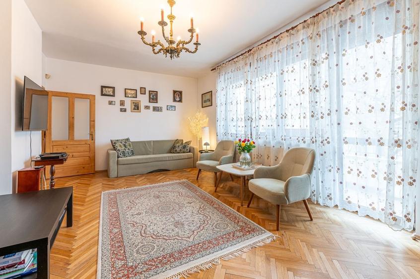 Vilă 4 familii | Apartament + mansardă | Curte 98 mp - 1