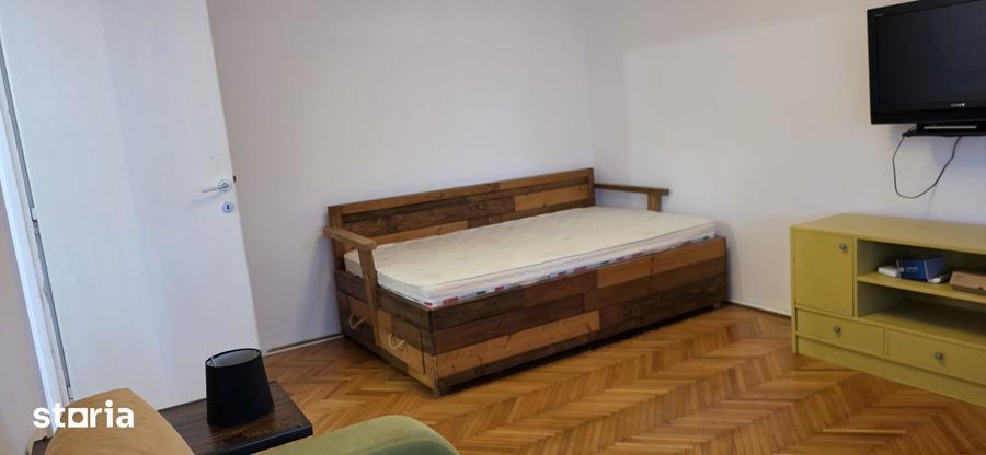 Garsonieră decomandată în Elisabetin