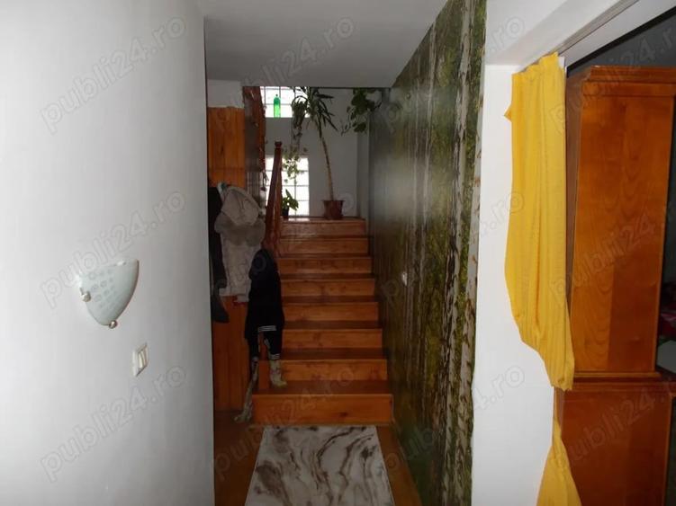 Casă cu 4 camere în Moșnița Veche