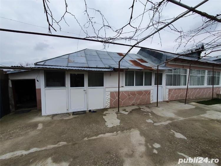 Teren de 2000 mp, în Vârteju