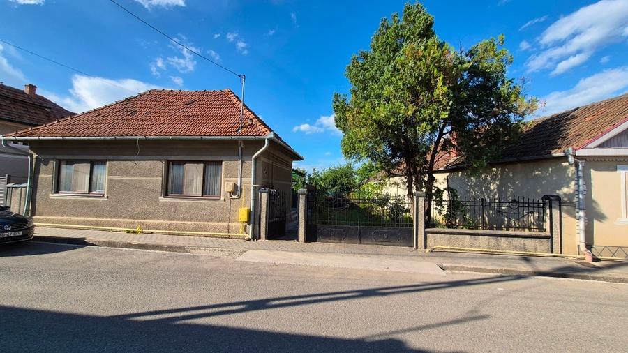 Casă individuală cu 5 camere cu Canalizare în Cetățuie