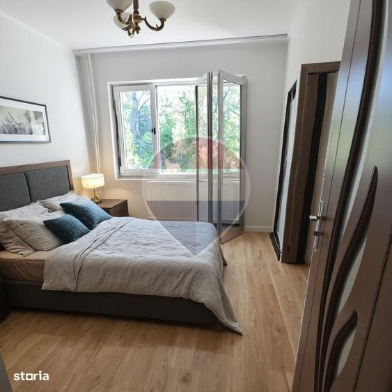 Apartament cu 3 camere decomandat în Central