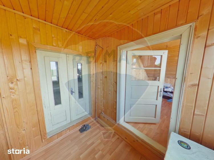 Casă cu 8 camere cu Teren 2694 Mp în Rona de Sus