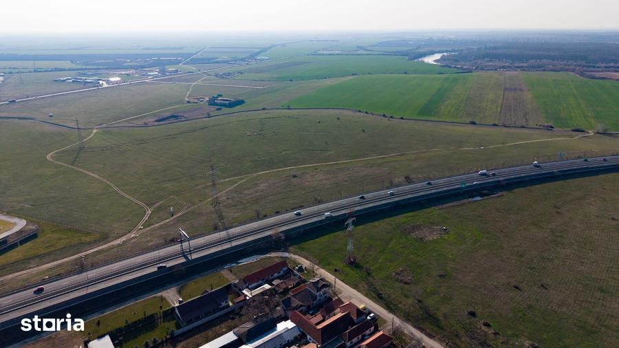Teren de 107000 mp, în Aradul Nou