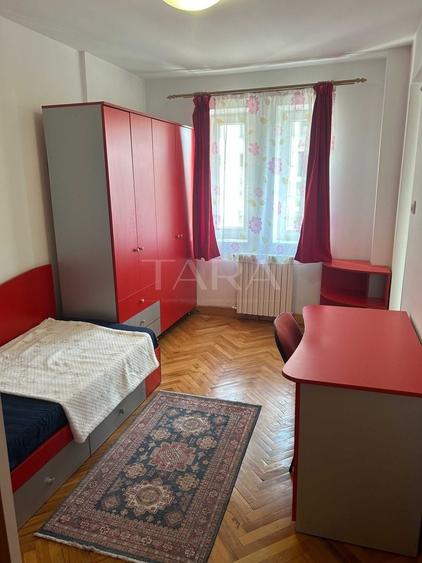 Apartament cu 4 camere decomandat în Zorilor