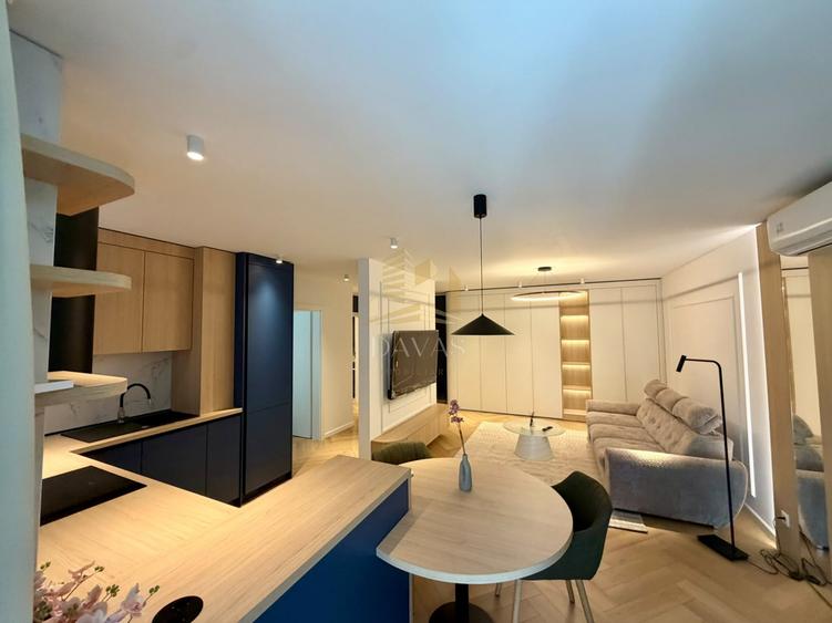 Apartament cu 2 camere semidecomandat, mobilat în Semicentral