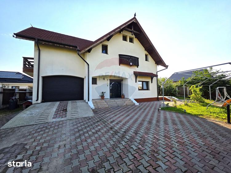 Casă cu 4 camere cu Teren 680 Mp în Costești
