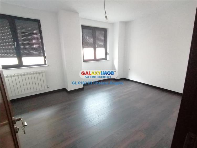 Apartament cu 20 camere decomandat în Colentina