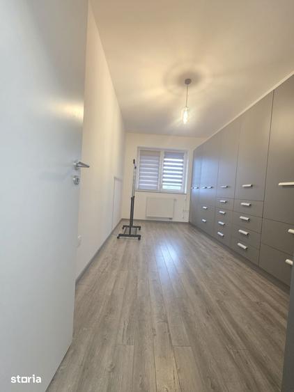 Apartament cu 3 camere în Bartolomeu