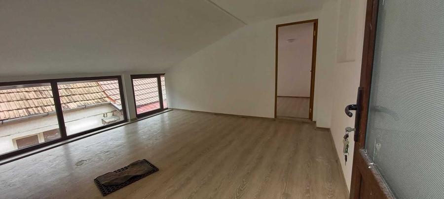 Casă cu 3 camere în Central