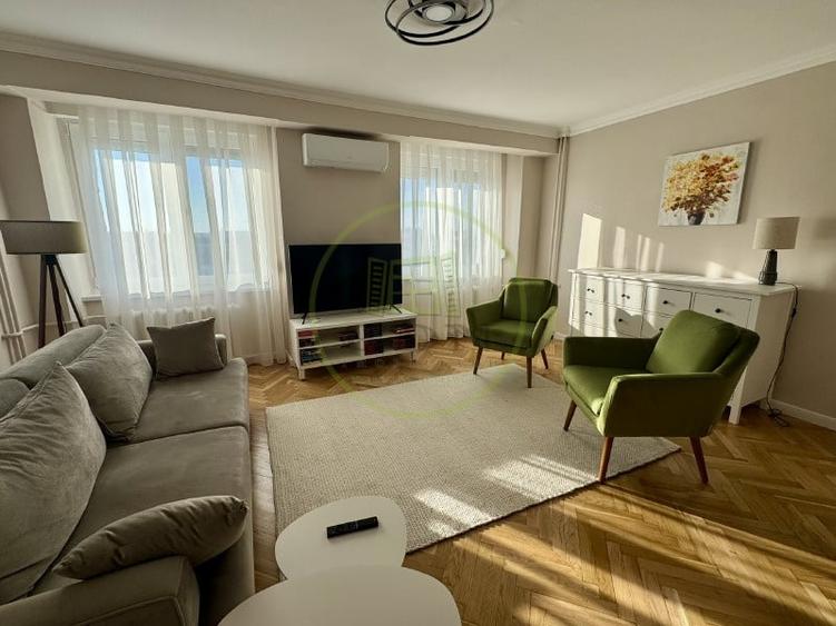 Apartament cu 4 camere decomandat, mobilat în Central