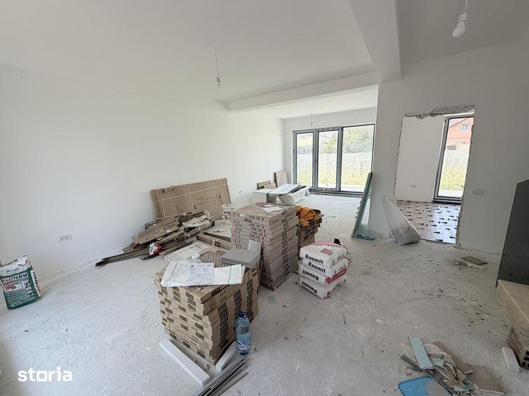 Casă cu 4 camere cu Teren 250 Mp în Central