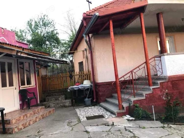 Casă cu 5 camere în Central
