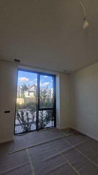 Duplex cu 4 camere cu Canalizare în Central