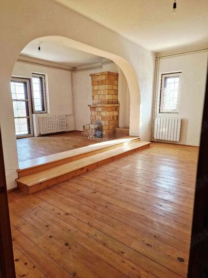 Casă cu 6 camere cu Teren 3659 Mp în Breaza de Sus