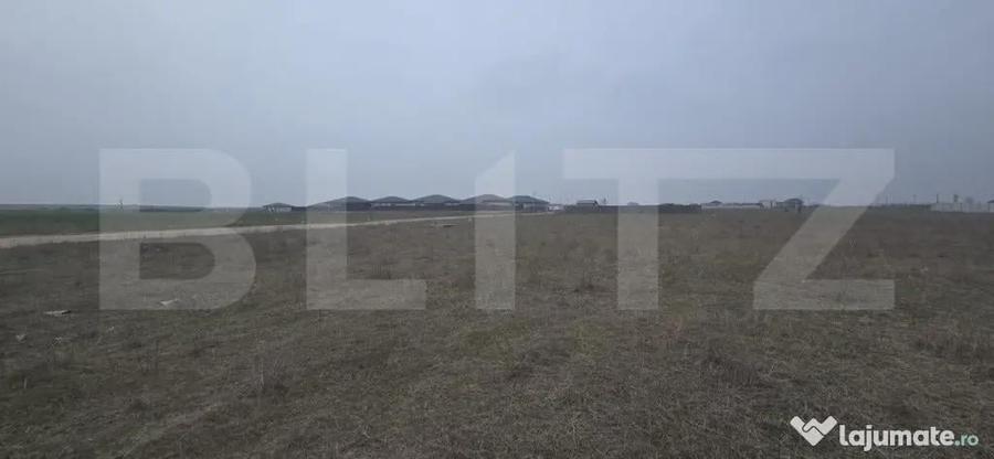 Teren de 1052 mp, în Aeroport