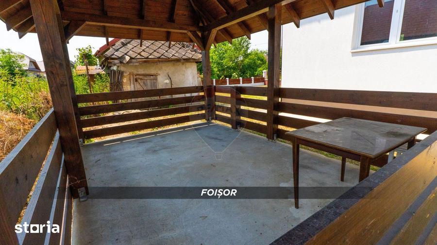 Casă cu 5 camere cu Teren 600 Mp în Mireșu Mare