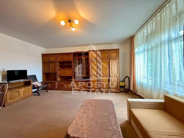 Apartament cu 2 camere semidecomandat, mobilat în Take Ionescu