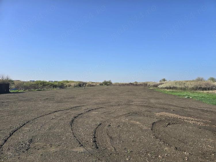 Teren de 9281 mp, în Mehala